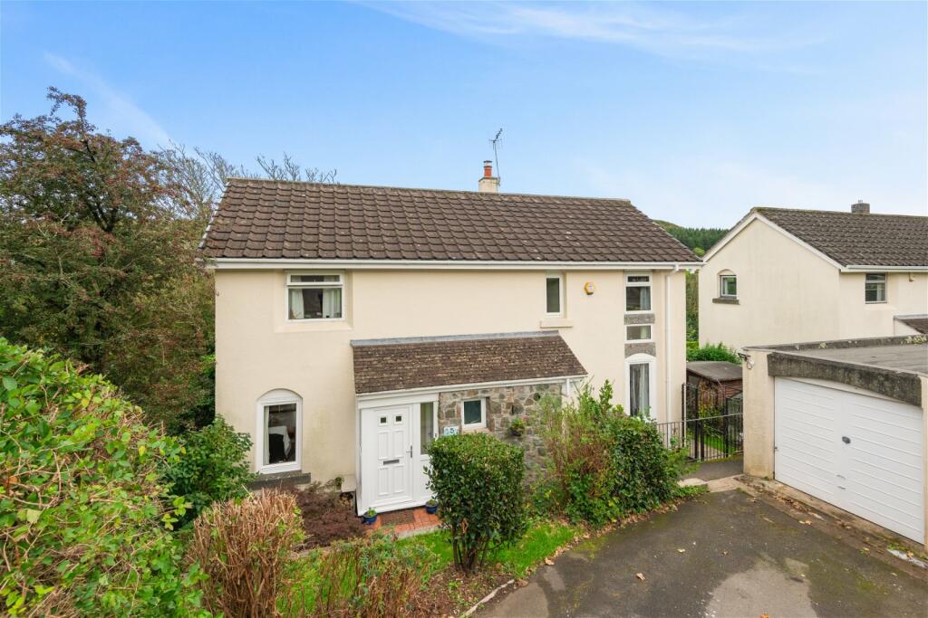 4 bedroom detached house for sale in Erme Park, Ermington, Ivybridge