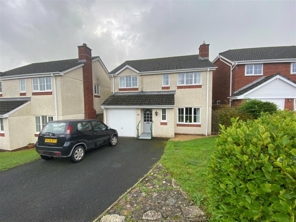 4 bedroom detached house for sale in Holtwood Drive, Ivybridge, PL21