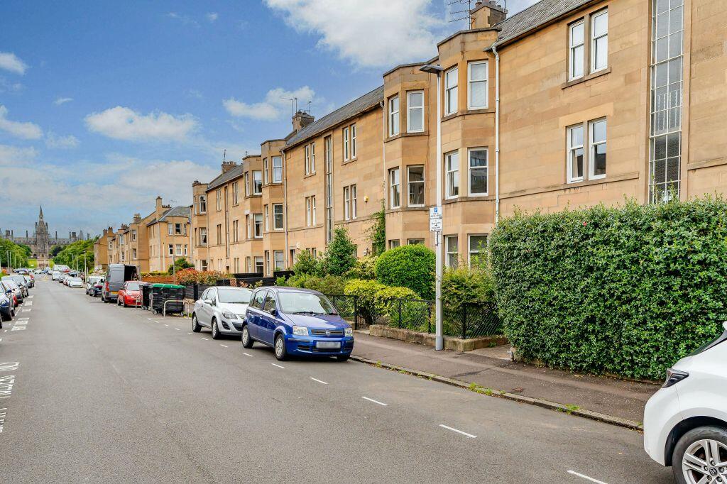 3 bedroom flat for sale in 33/2 Learmonth Avenue, Edinburgh, EH4 1DA, EH4