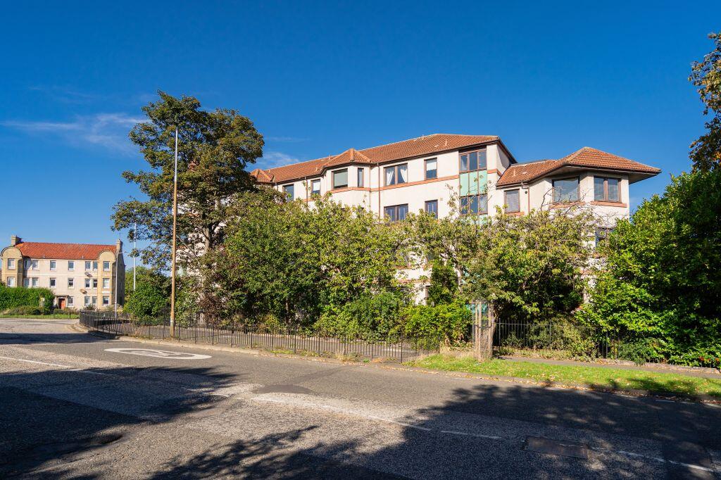 Main image of property: Flat 8 St Margaret Apartments, 180 Restalrig Road South, Edinburgh, EH7 6EA