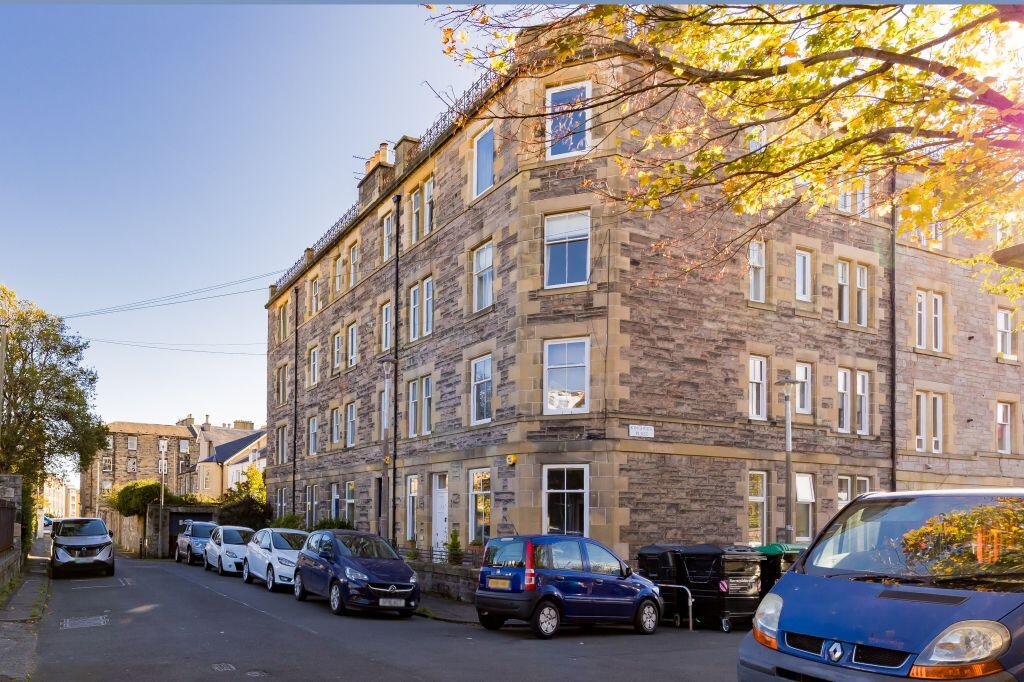 Main image of property: 1/1 11 Bonnington Grove, Trinity, Edinburgh, EH6 4BW
