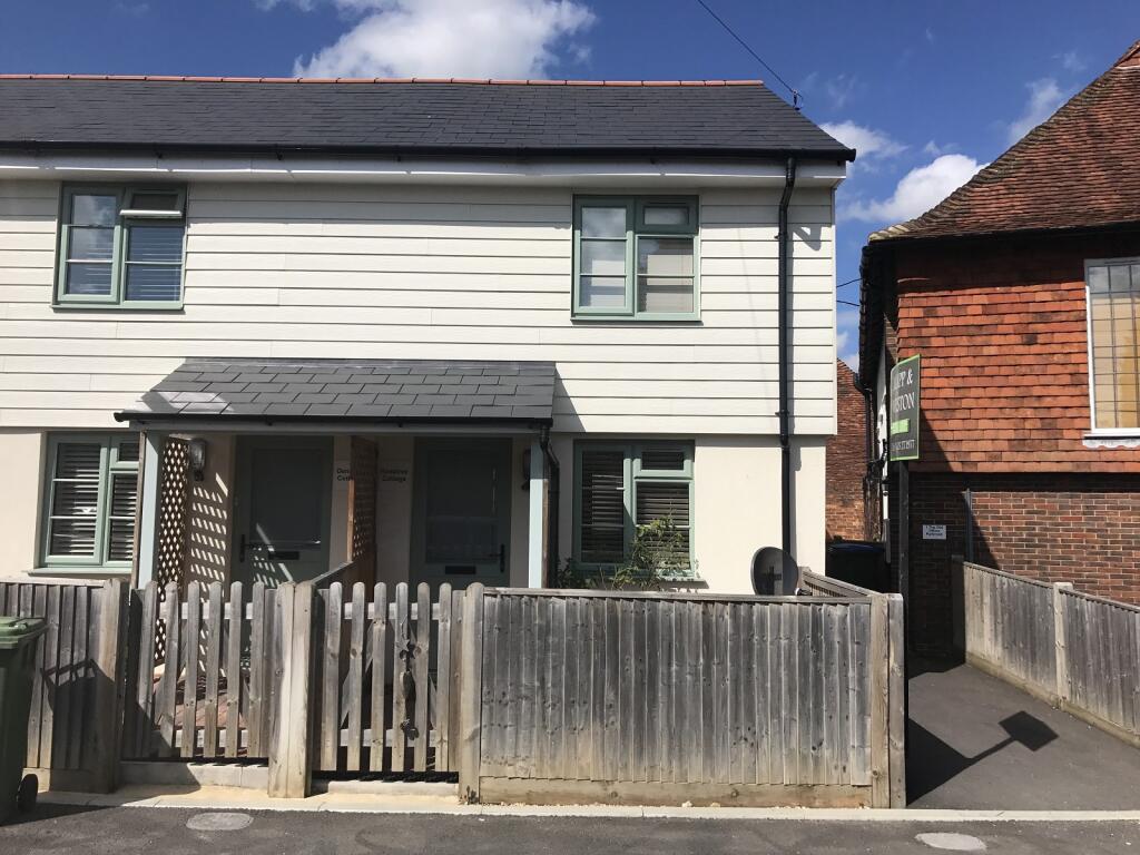 Main image of property: Parbrook, Billingshurst, West Sussex. RH14 9ET