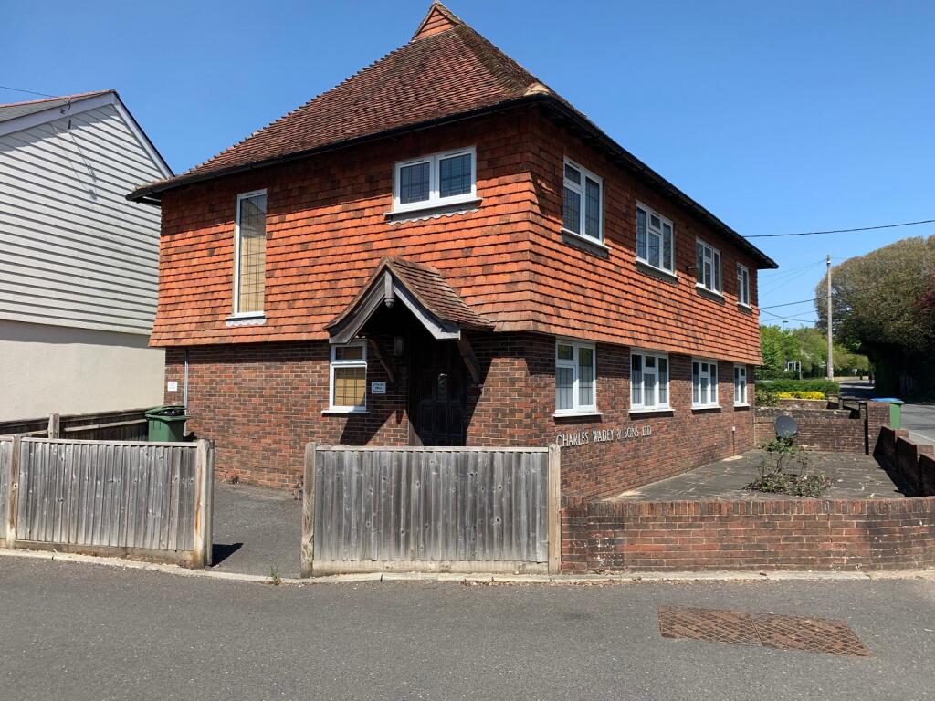 Main image of property: Parbrook, Billingshurst, West Sussex. RH14 9ET