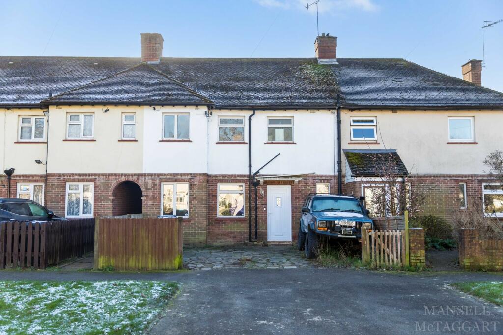 3 bedroom terraced house for sale in Careys Wood, Smallfield, RH6