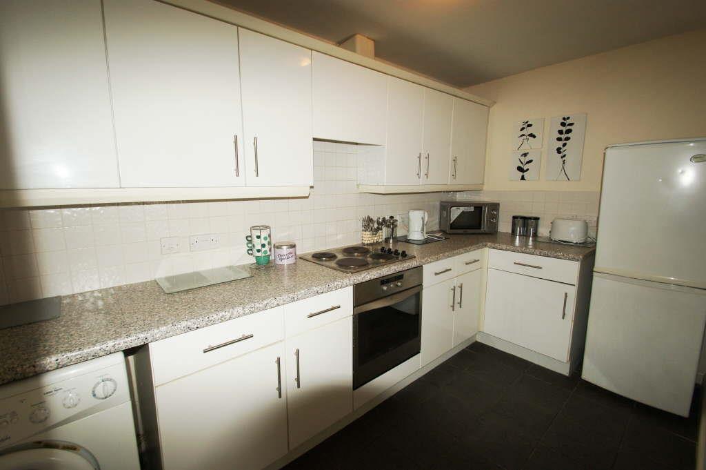 2 bedroom flat for sale in Victoria Court, Crossgates, Leeds, LS15