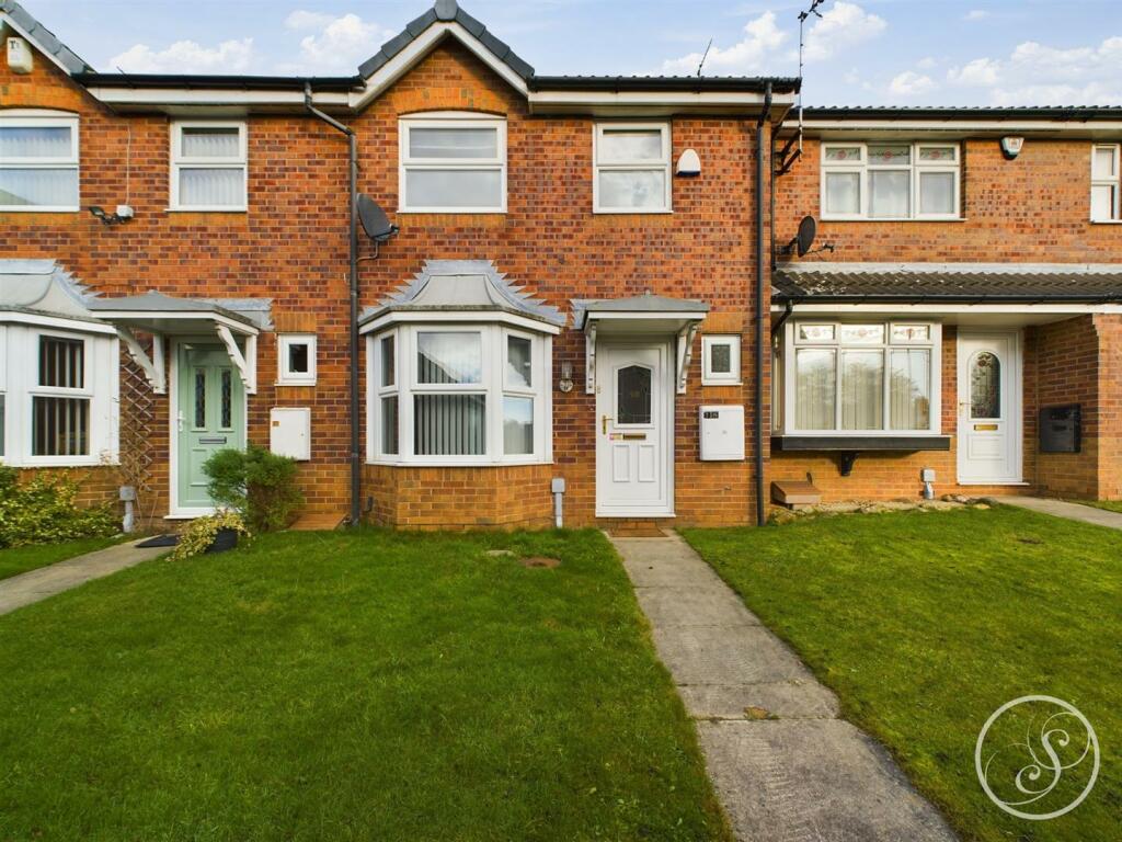 3 bedroom town house for sale in Silkstone Court, Leeds, LS15