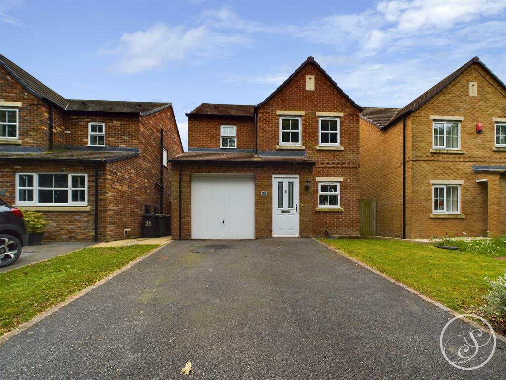 3 bedroom detached house for sale in Elm Drive, Leeds, LS14