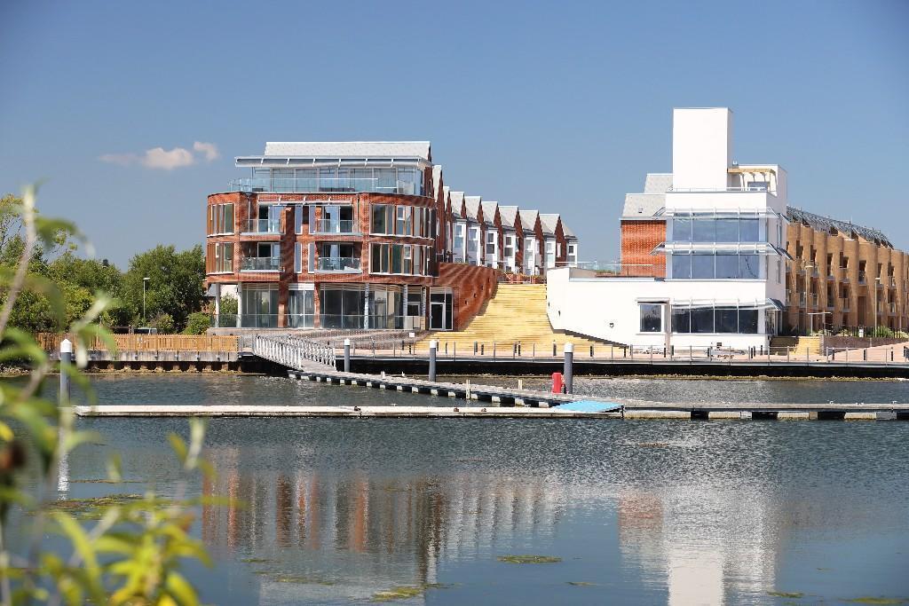 Lymington Shores New Homes Development by Redrow Homes (Southern Counties)