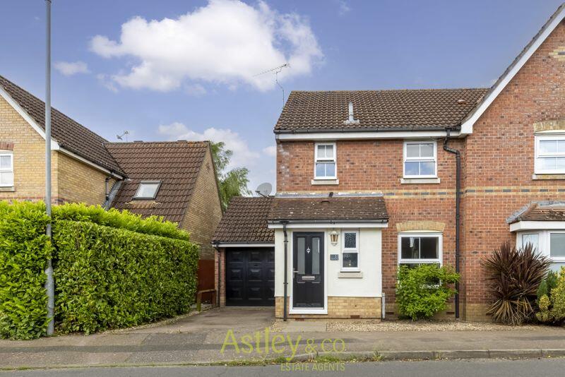 3 bedroom semidetached house for sale in Desborough Way, Dussindale, Norwich, NR7