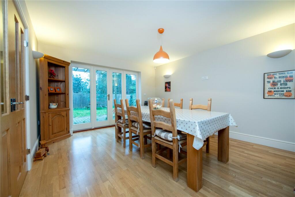 5 bedroom detached house for sale in Orchard Drive, Caythorpe, Grantham