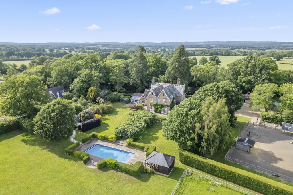 Main image of property: Hopewell House, Edenbridge, TN8