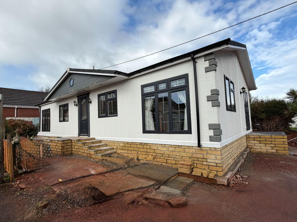 Main image of property: Totnes Road, Paignton, Devon, TQ4 7PW