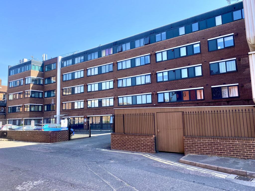 Main image of property: Southampton Road, EASTLEIGH