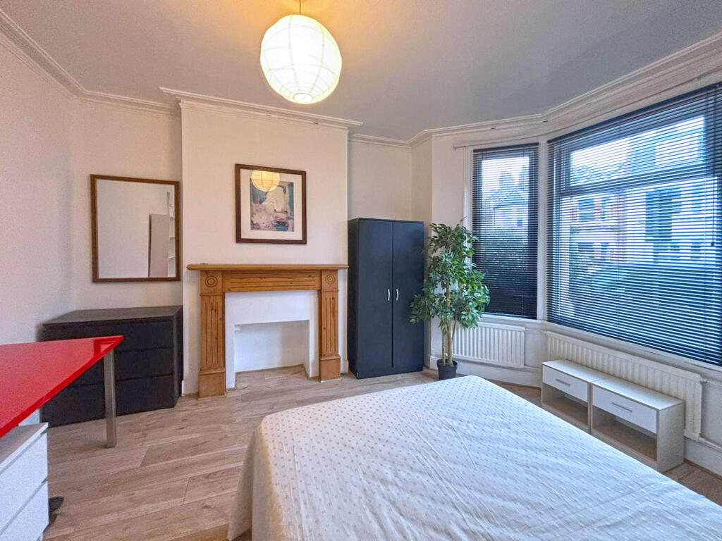 Main image of property: Lysia Street, London, SW6