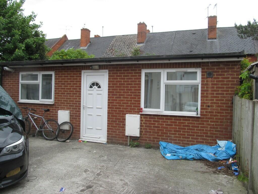 Main image of property: Eastern Avenue, Reading, Berkshire, RG1