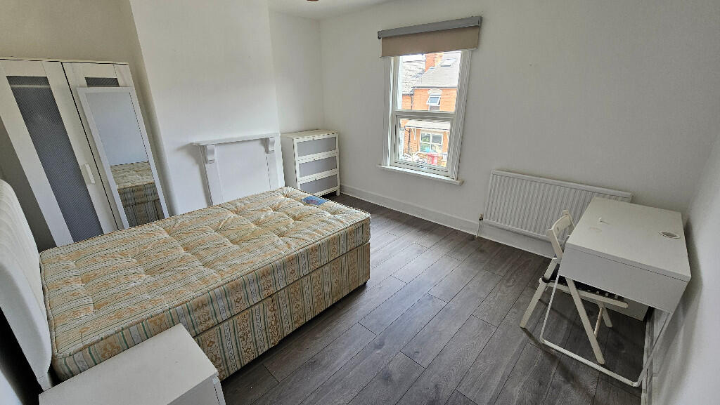 Main image of property: Donnington Gardens, Reading, Berkshire, RG1