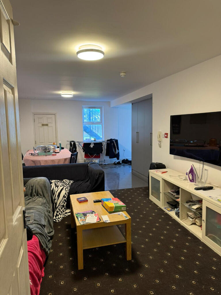 Main image of property: Hamilton Road, Reading, Berkshire, RG1