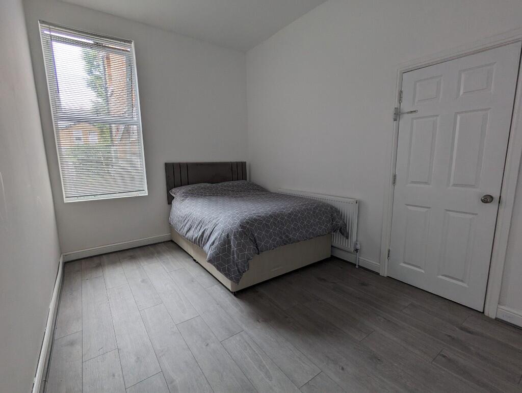 Main image of property: London Road, Reading, Berkshire, RG1
