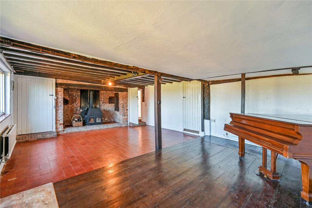 4 bedroom detached house for sale in Redbrook Street, Woodchurch