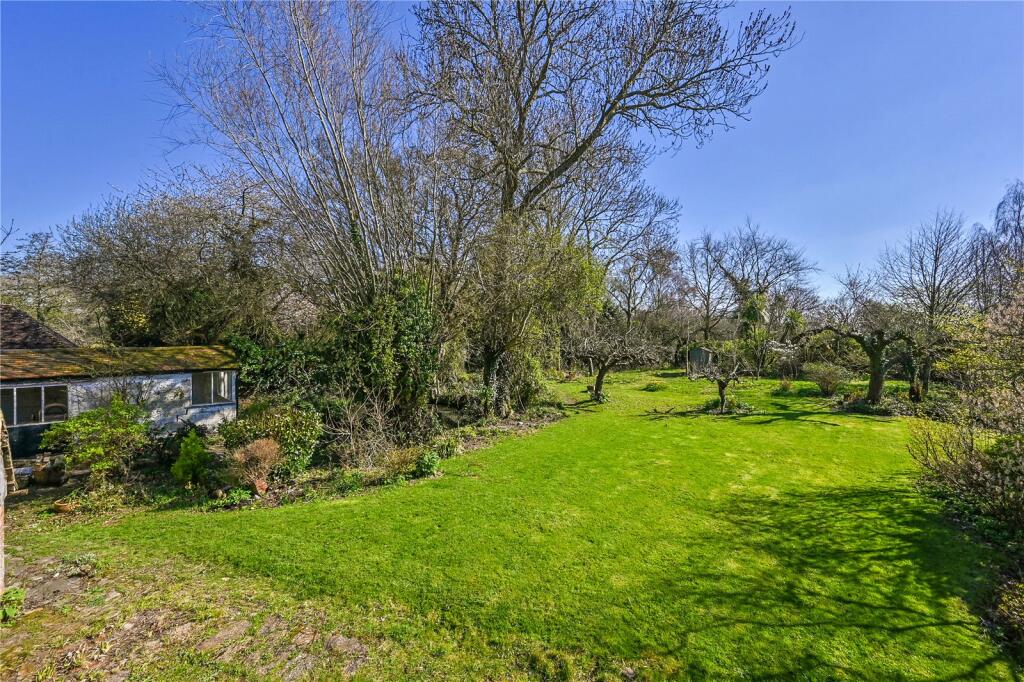 4 bedroom detached house for sale in Redbrook Street, Woodchurch