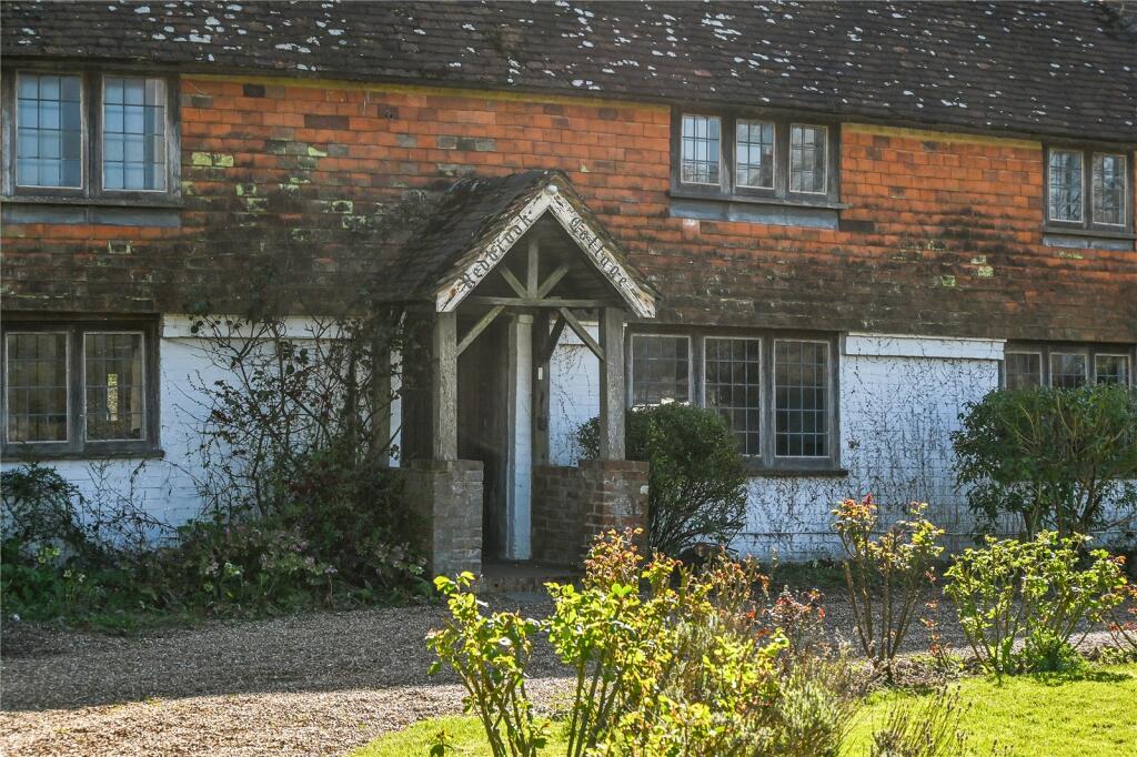 4 bedroom detached house for sale in Redbrook Street, Woodchurch
