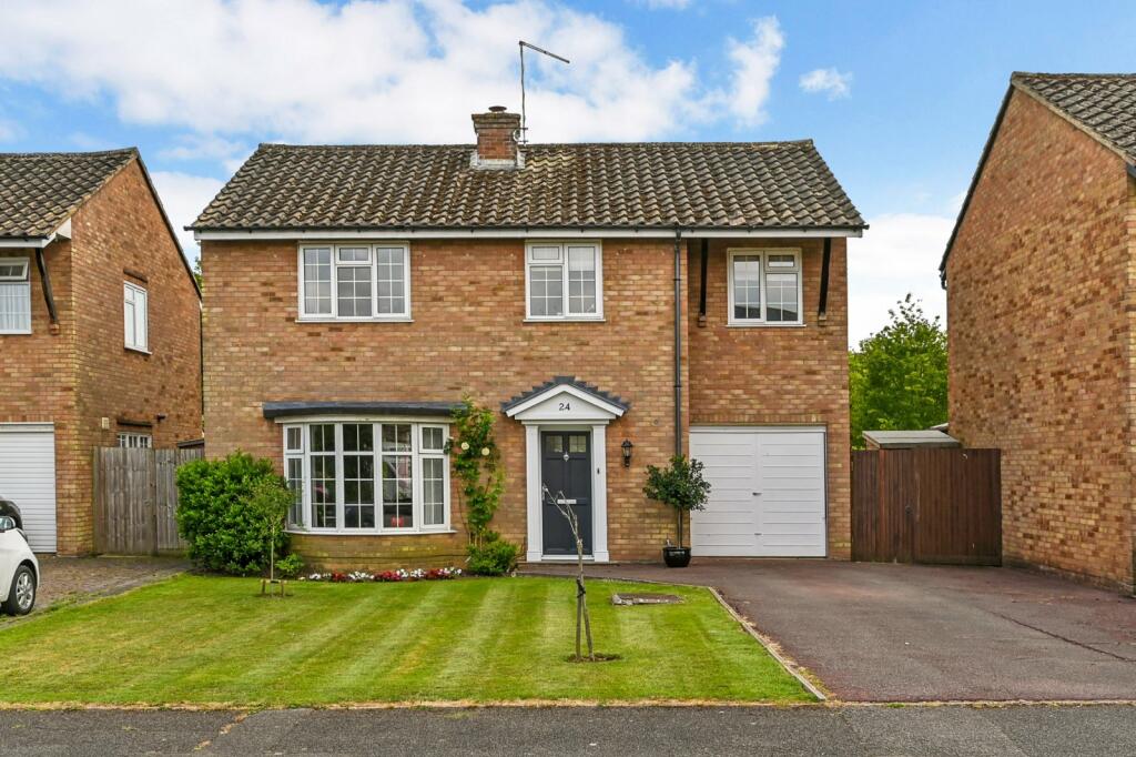 4 bedroom detached house for sale in Southgate Road, Tenterden, Kent, TN30
