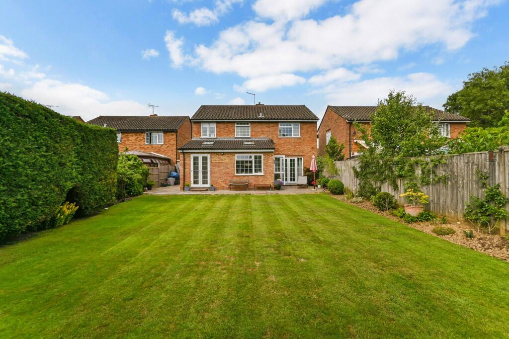 4 bedroom detached house for sale in Southgate Road, Tenterden, Kent, TN30
