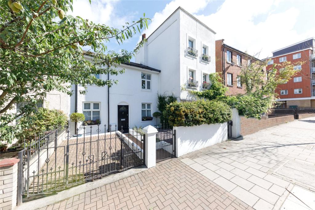 3 bedroom terraced house for sale in Harrow Road, London, NW10
