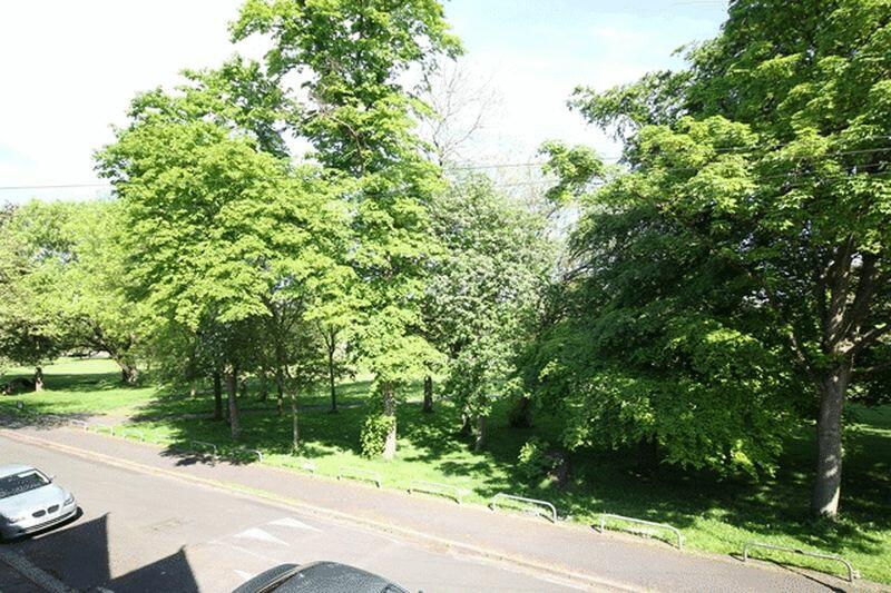 5 bedroom terraced house for sale in Carstairs Road, Fairfield