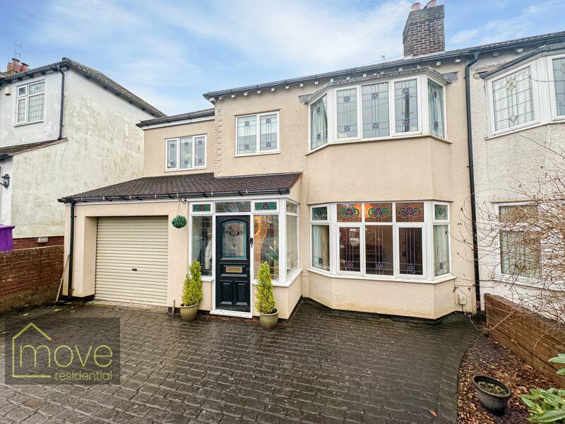 5 bedroom semidetached house for sale in The Vineries, Woolton