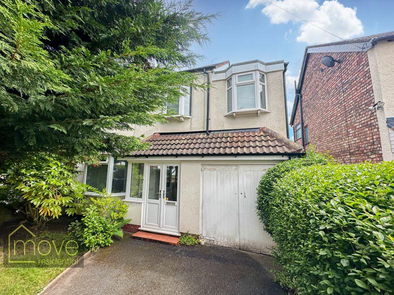 4 bedroom semidetached house for sale in Holmefield Avenue, Mossley