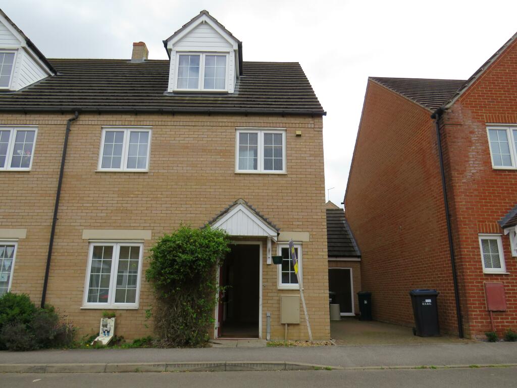 4 bedroom semidetached house for rent in Tilling Way, Littleport, ELY, CB6