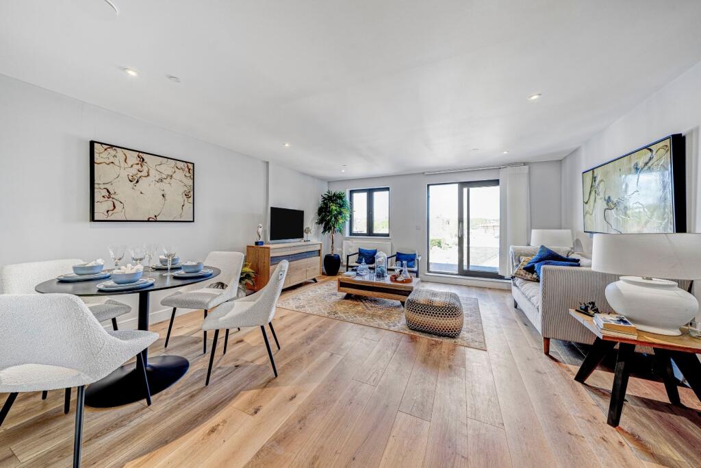 Main image of property: Kingston Road, London, SW20