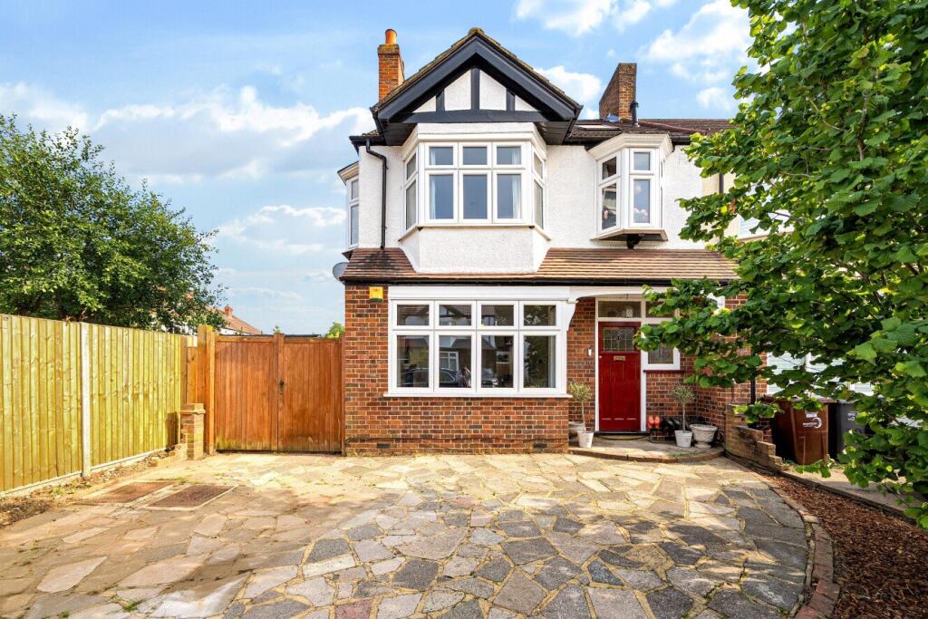 Main image of property: Oakway, Raynes Park, London, SW20