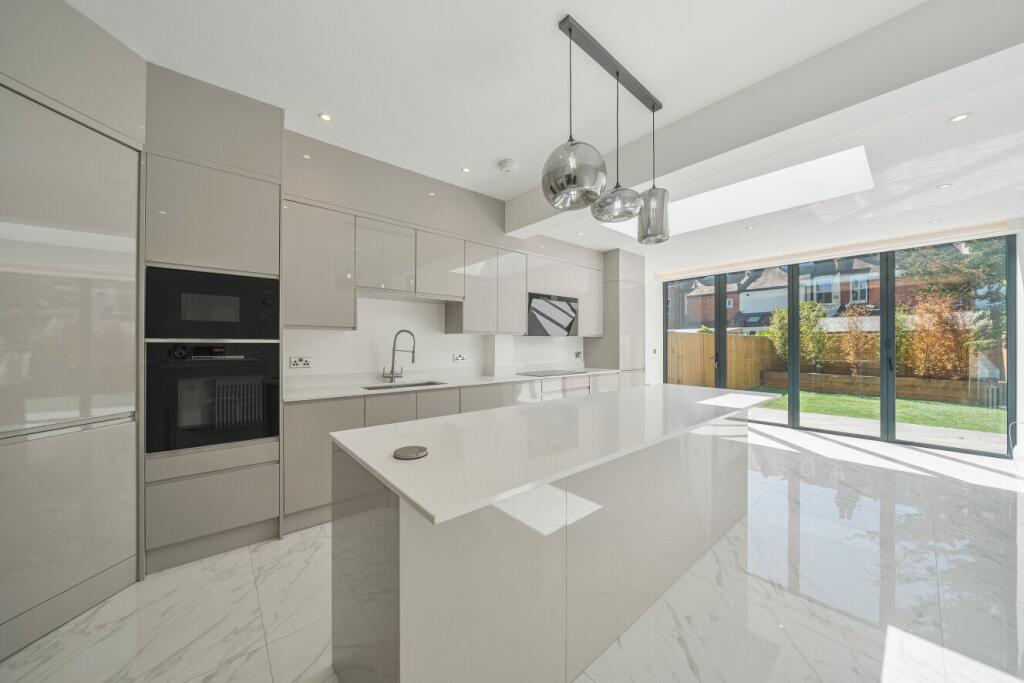 Main image of property: Kings Avenue, New Malden, London, KT3