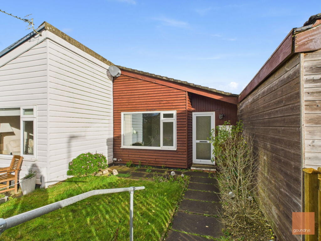 Main image of property: Gover Close, Mount Hawke