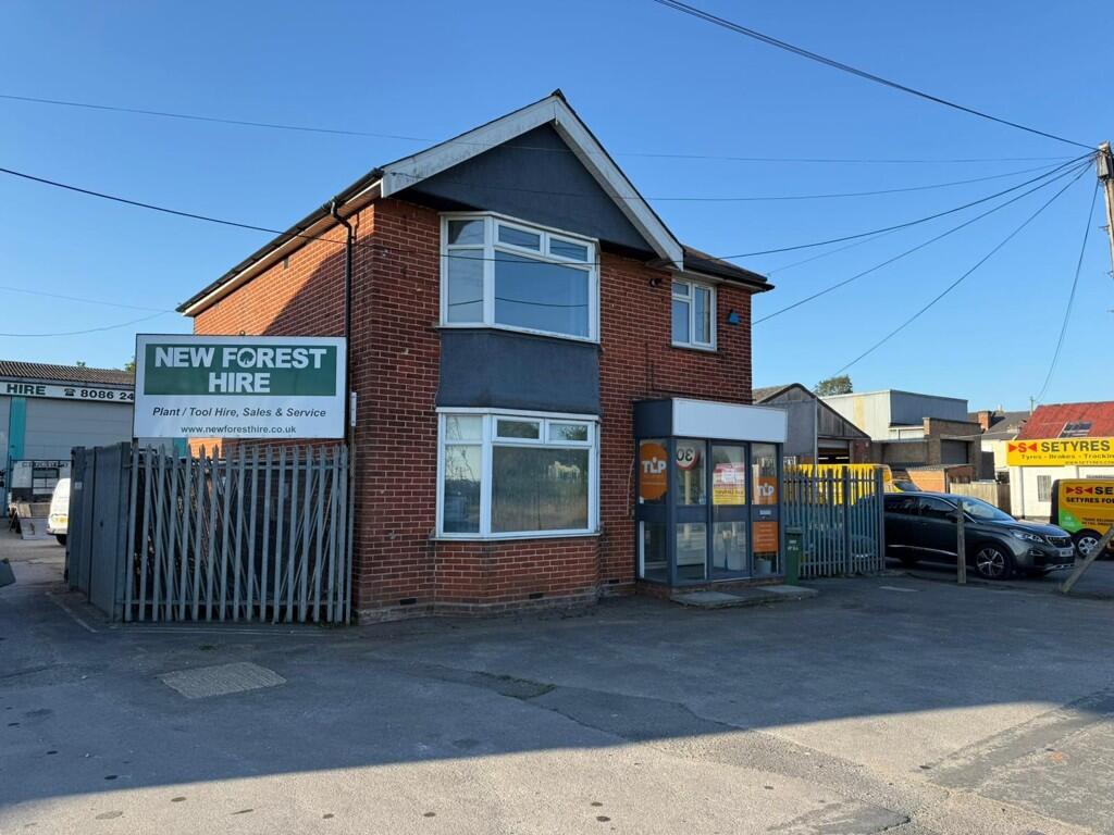 Main image of property: 148 Commercial Road, Totton, Southampton, Hampshire, SO40