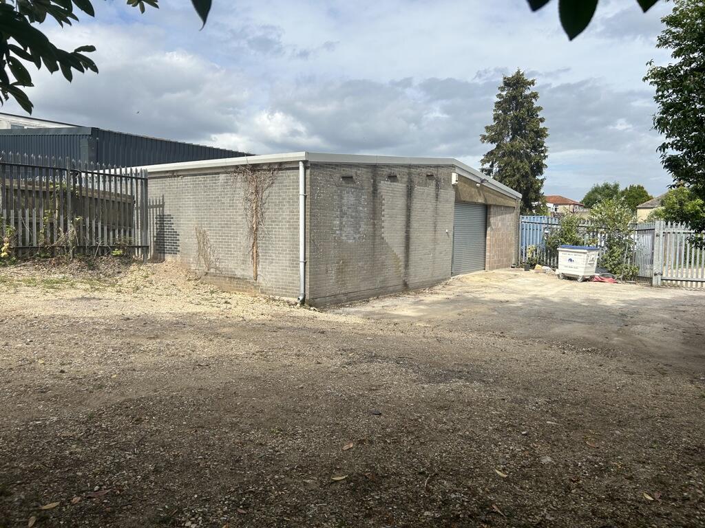 Main image of property: Rear Workshop & Yard, 36-38 Thornhill Park Road, Thornhill, Southampton, Hampshire, SO18 5TQ