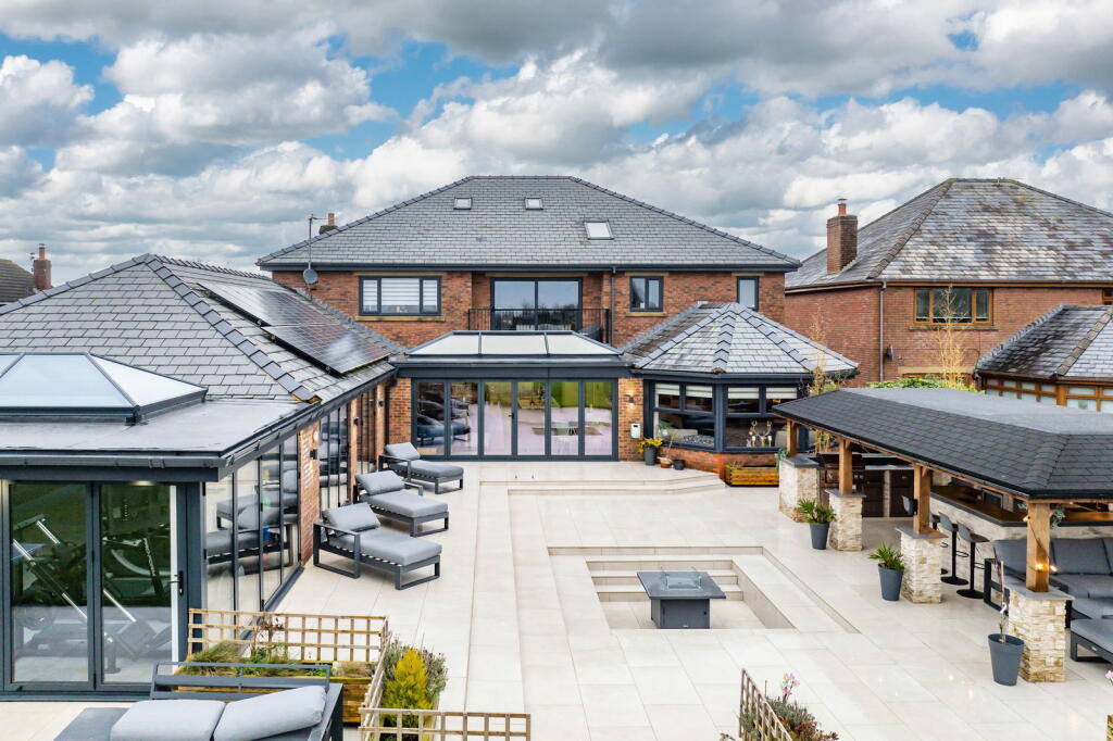 Main image of property: Foxhaven, Garstang Road, Pilling, Preston, PR3 6AL