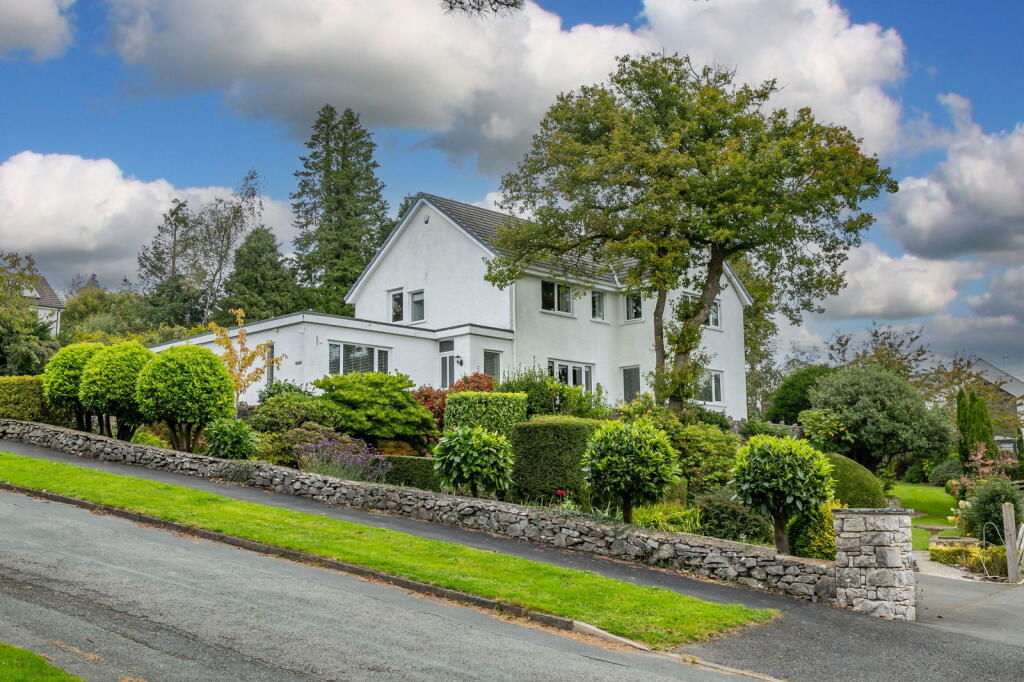 Main image of property: Barcaldine, Leighton Drive, Slack Head, Milnthorpe, LA7 7BE