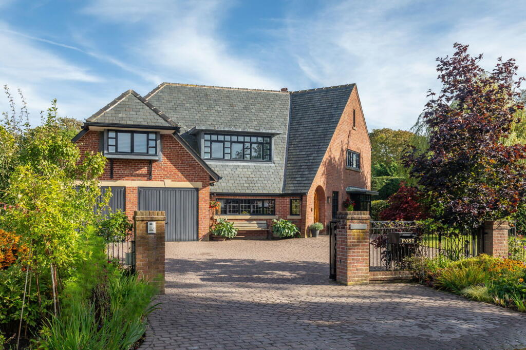 Main image of property: Kelmscott, Cartford Lane, Little Eccleston, Preston, PR3 0YP