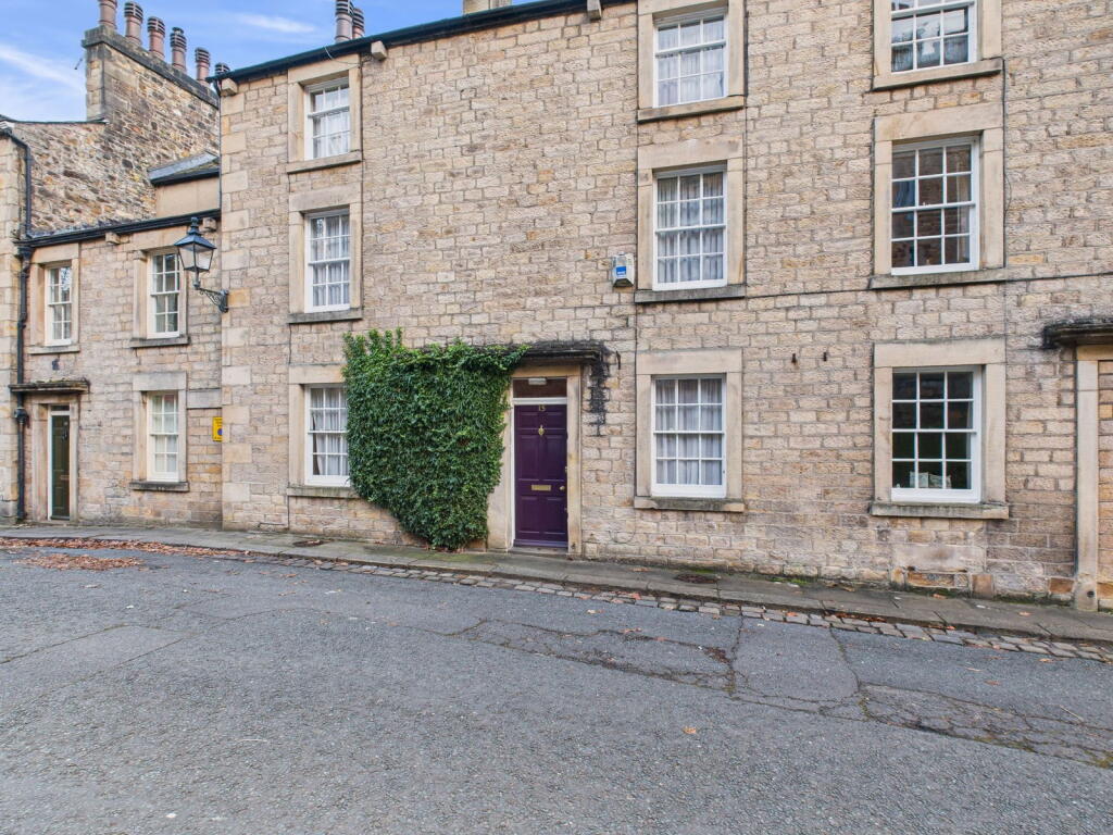 Main image of property: 15 St. Marys Parade, Lancaster, LA1 1YX