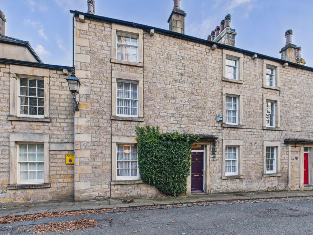 Main image of property: 15 St. Marys Parade, Lancaster, LA1 1YX