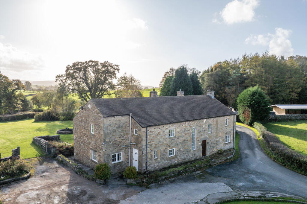 Main image of property: Moss House Farmhouse, Wennington, Lancaster, LA2 8NX
