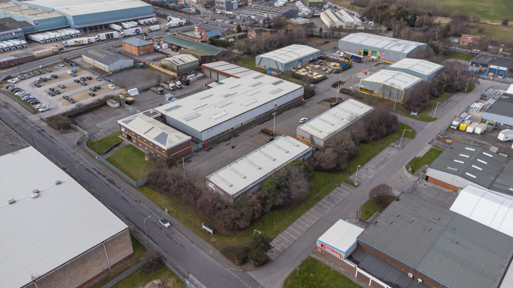Light industrial facility to lease in Carlton Industrial Estate, Albion