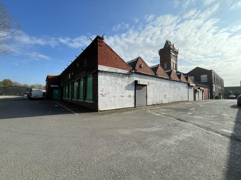 Light industrial facility to lease in Unit 31, Hindley Business Centre