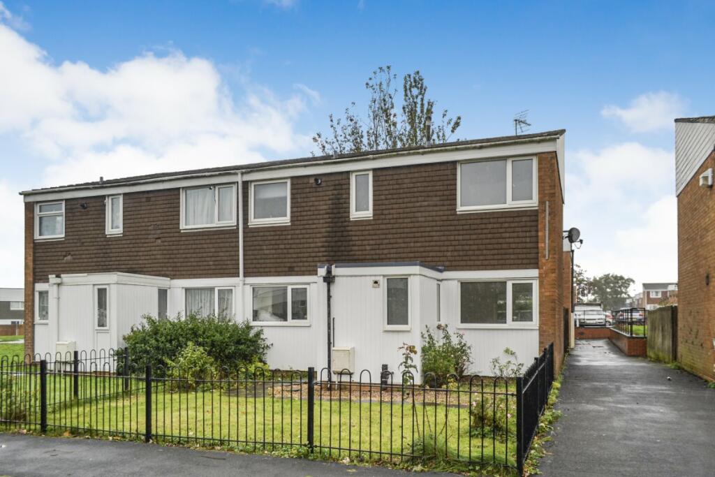 3 bedroom semidetached house for rent in Sandcroft, Sutton Hill, TF7