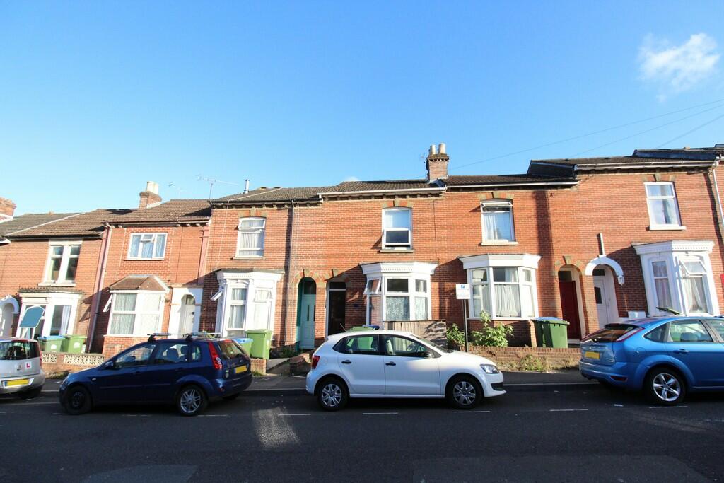 5 bedroom terraced house for rent in Forster Road, SO14