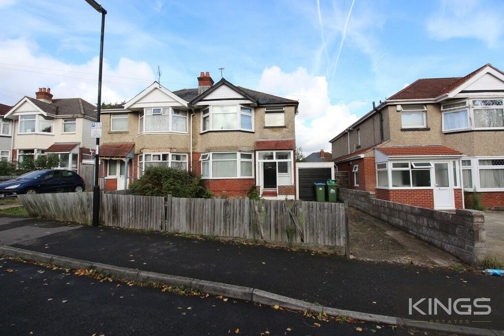 4 bedroom terraced house for rent in Kitchener Road, Southampton, SO17