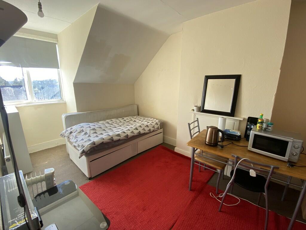 Flat share for rent in Portswood Road, Room 5 , SO17